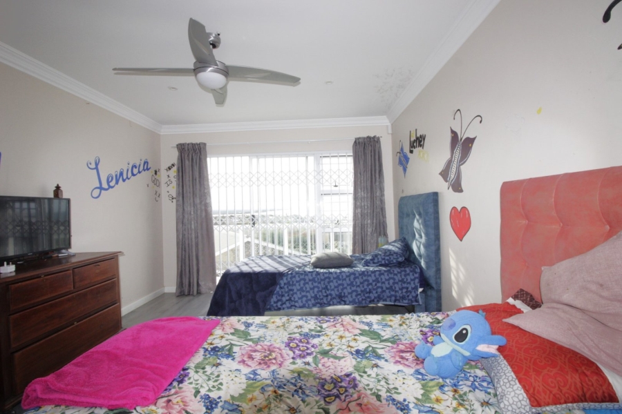 3 Bedroom Property for Sale in Wavecrest Eastern Cape